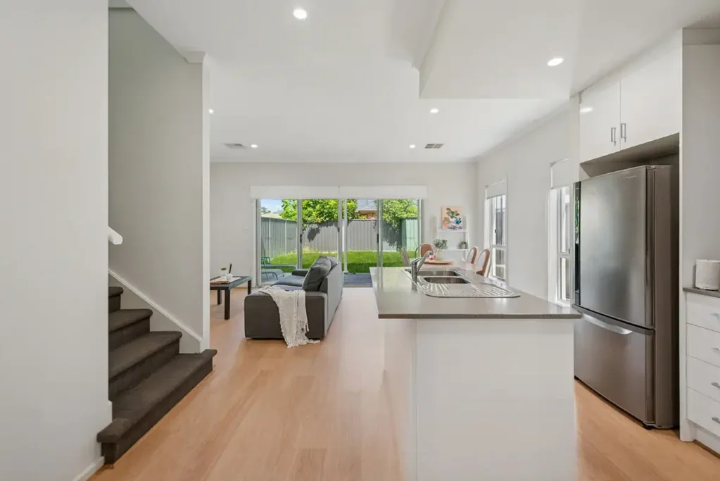 Marion 3房  Impressive townhouse offering space and comfort rarely found in homes of its style!