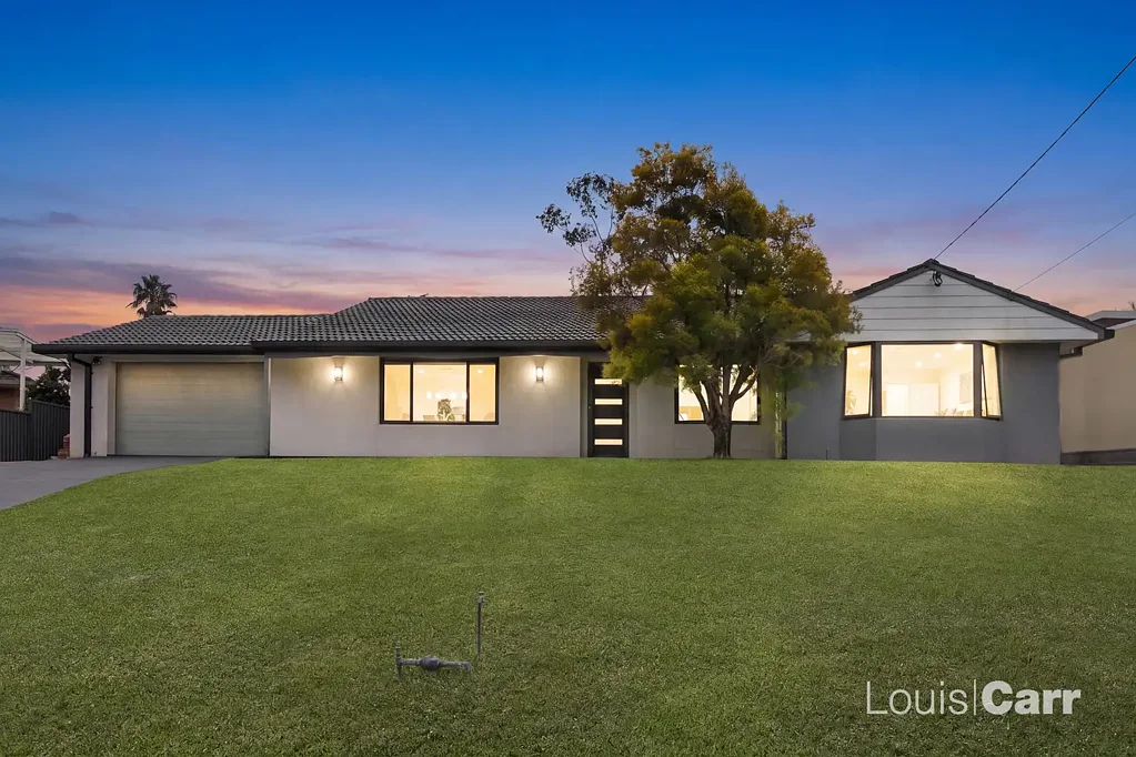 West Pennant Hills 6غرفة نوم Contemporary: Multi-Generational Home Zoned for Murray Farm Public & Carlingford High School, 130m to Bus
