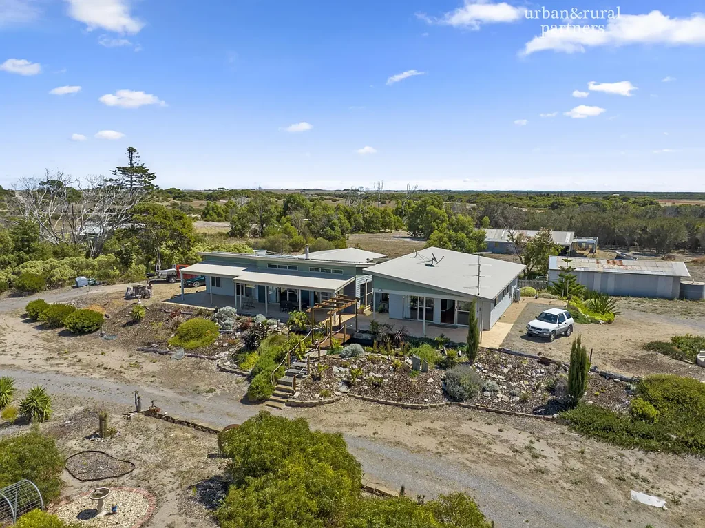 Marion Bay * Beachfront Living * Lifestyle Retreat Coastal & Rural Views *  Multi use living & income earning property *