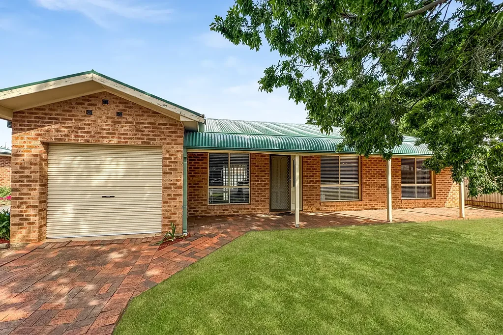Forbes 2房  Low-Maintenance Brick Villa