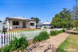 5 Loughnan Street, Coolamon