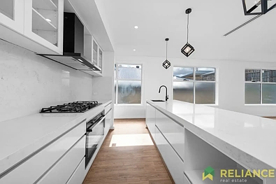 厨房 - 8 MICHELSON DR, MADDINGLEY VIC 3340