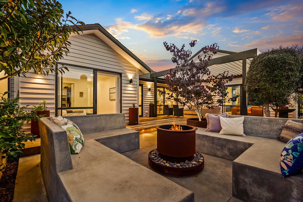 45 Pohutukawa Parade, Riverhead, Rodney, Auckland