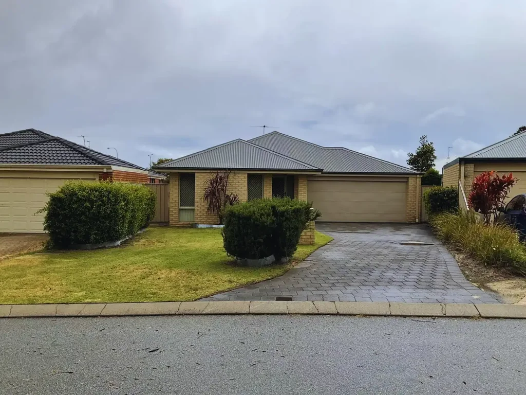 Sinagra 3 Bedroom Defence-Leased Property – Set & Forget Investment with Guaranteed Returns!