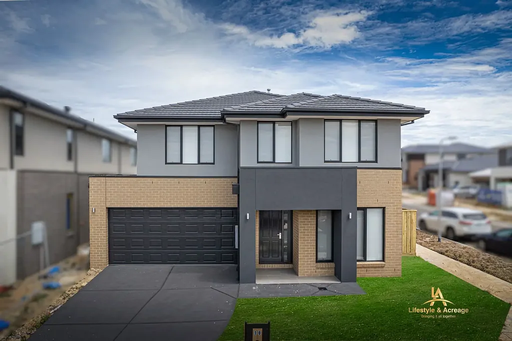 Clyde North 4 Bedroom Exquisite Modern Living at 18 Webster Street, Clyde North – A Brand-New Metricon Masterpiece