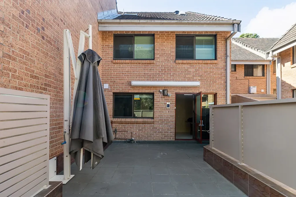 Elegant 3-bedroom townhouse on edge of Woollahra