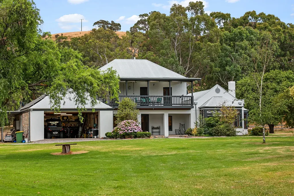 Hindmarsh Valley  "Brookdale" – 13.35 Ha – 33 Acres
