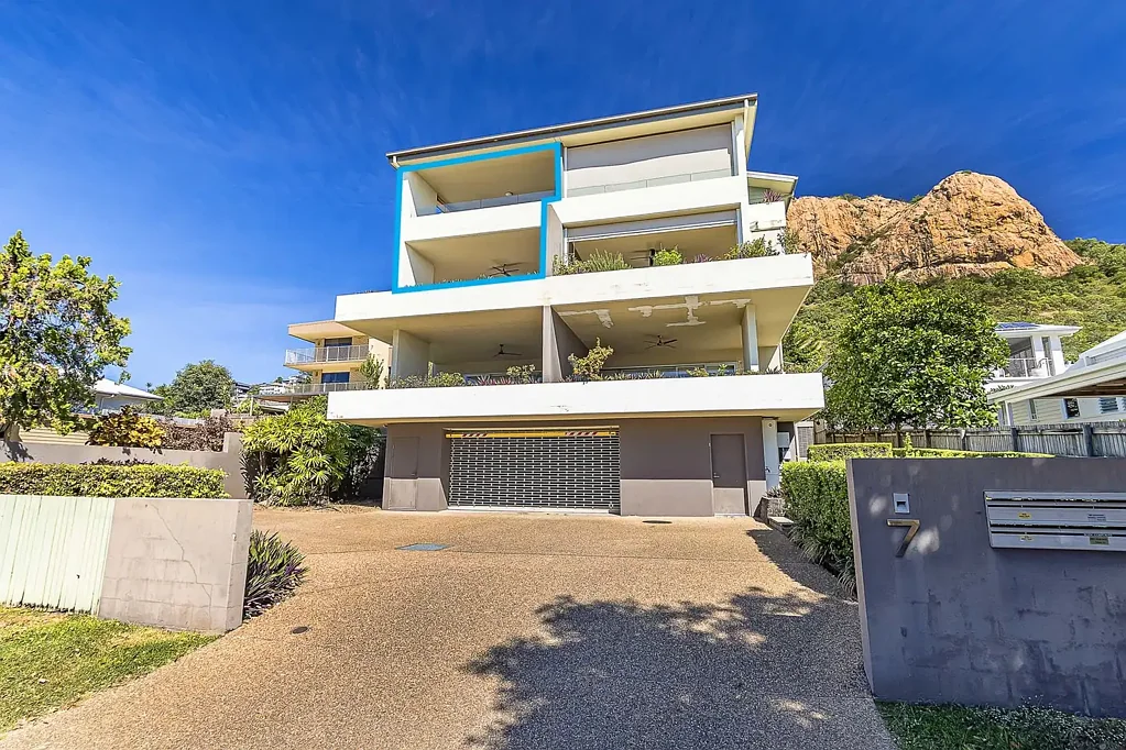 Large and Luxurious in North Ward!