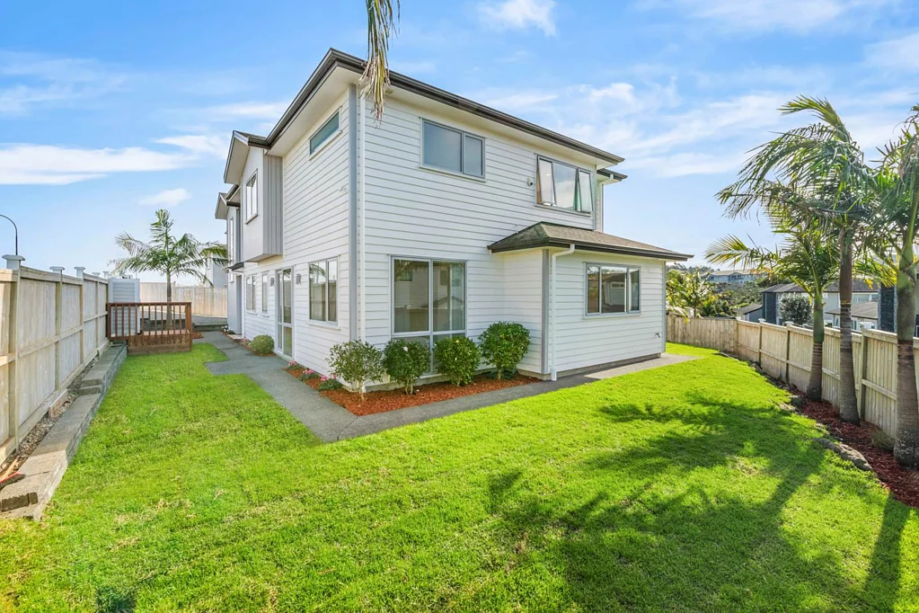 Albany 6Kwarto Executive Family Home in Rangitoto Zone