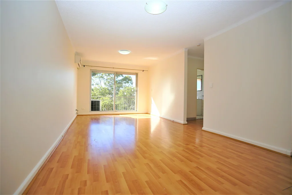 Large Top Floor Unit with Garage
