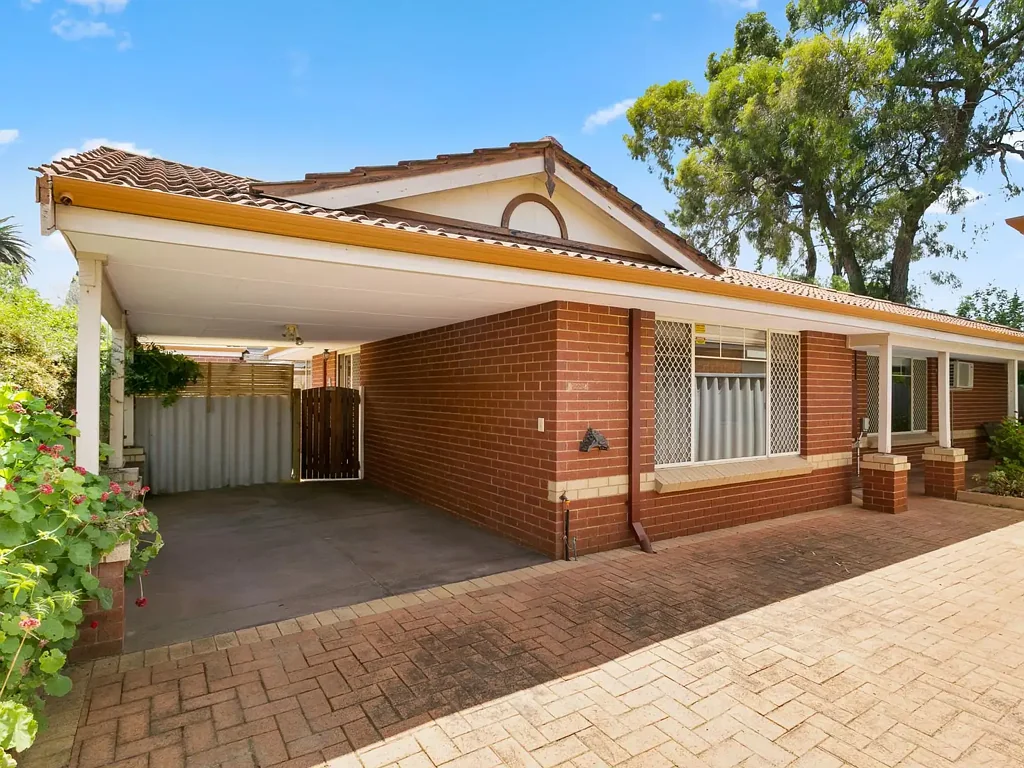 Spacious, Light-Filled Villa in a Prime Lifestyle Location