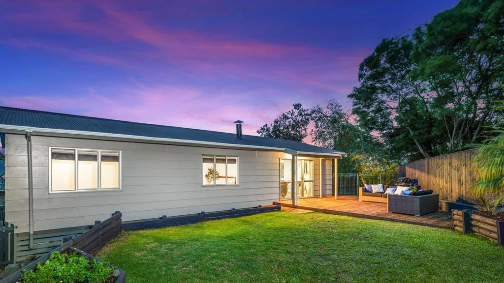 Dual Living Opportunity in the Heart of West H...