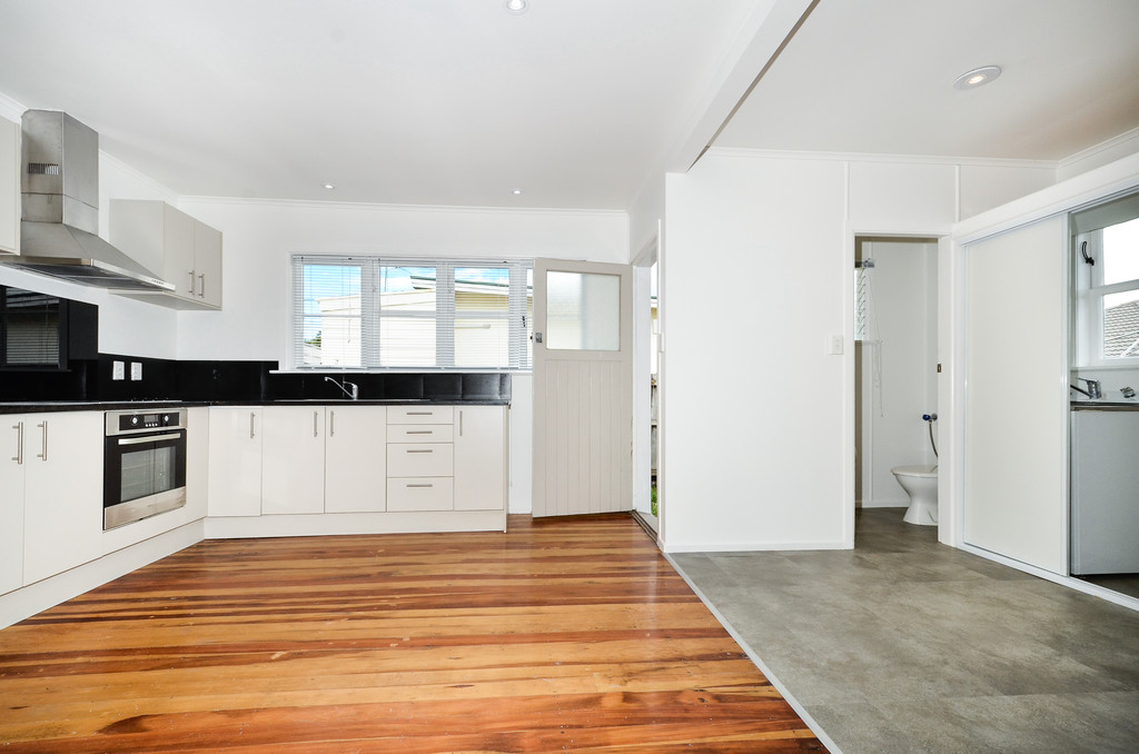 70 Archibald Road, Kelston, Auckland - Waitakere, 3 chambres, 1 salles de bain