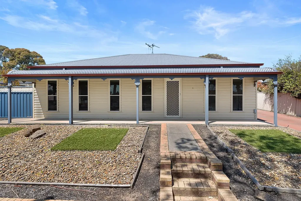 Golden Square 3房  MODERN, SPACIOUS & SECURE LIVING IN POPULAR GOLDEN SQUARE