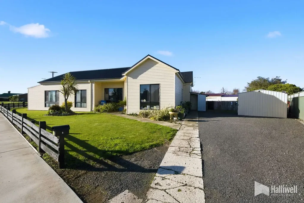 Ulverstone 7部屋 Three Income Streams, One Smart Investment