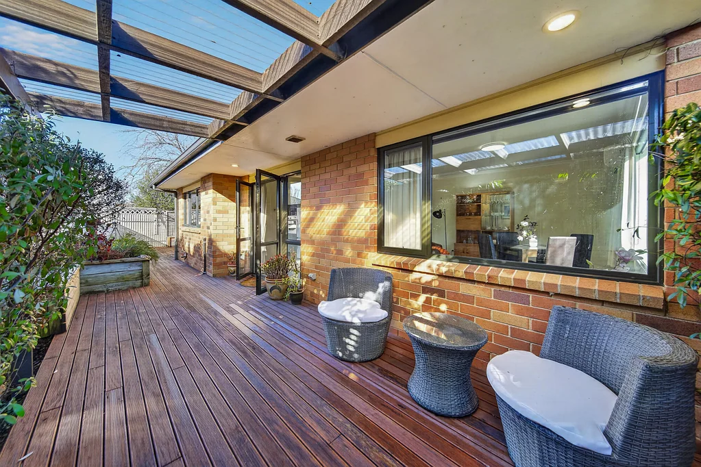 Carterton 2房  Easy-care living in a prime location
