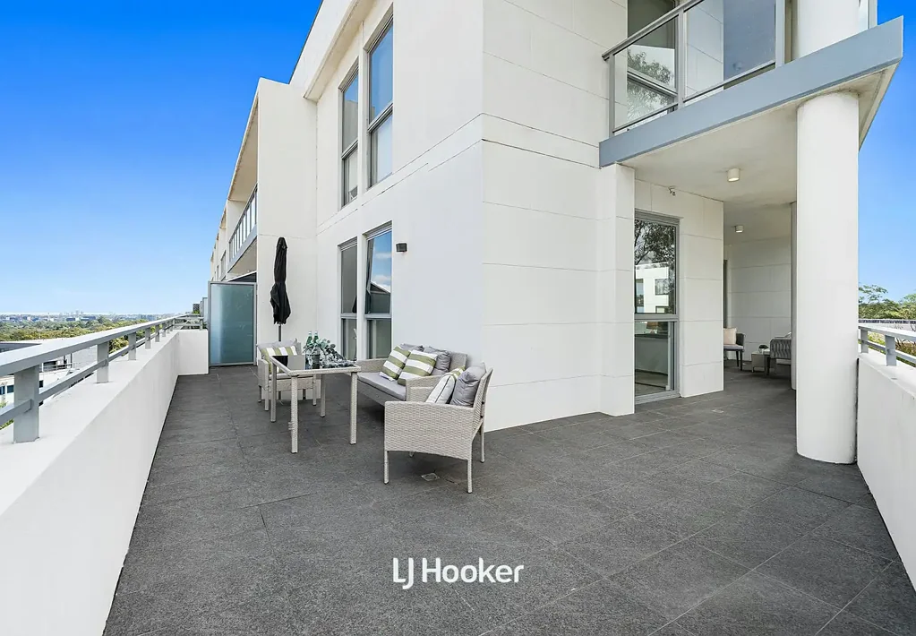 Huge Balcony with North and East Aspect Views!