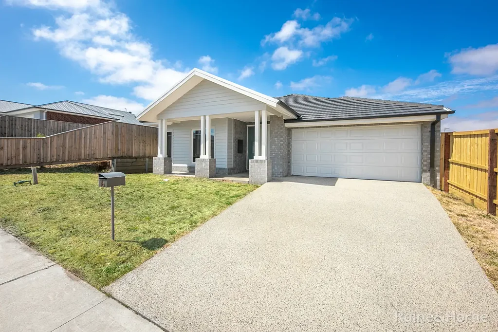 16 Stonemason Boulevard, Kyneton, VIC 3444