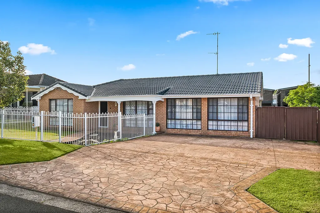 Lake Illawarra 5 Slaapkamer Endless Potential on 1,055sqm in a Prime Coastal Pocket