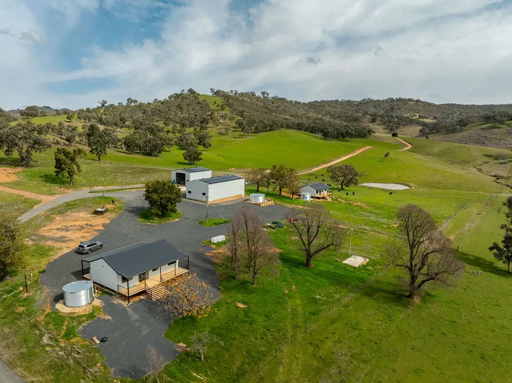 Oberne Creek "Jananna" - Your Versatile Rural Oasis with Creek Frontage and Two New Homes in Oberne Creek