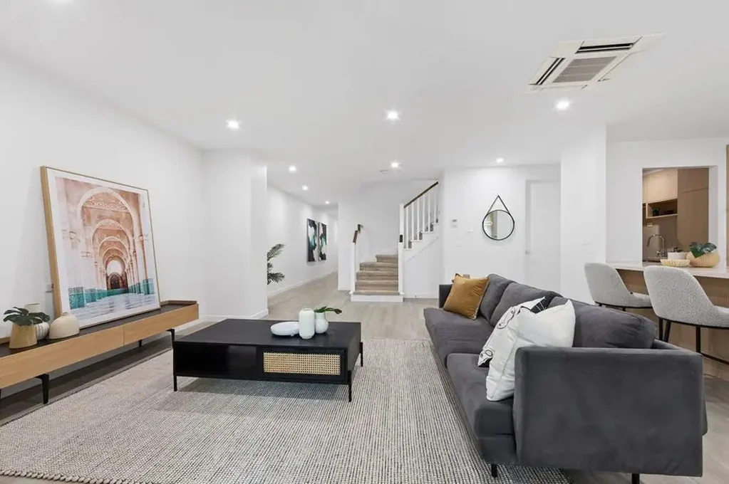 Caroline Springs 4ห้องนอน Stunning Modern Family Home in the Heart of Caroline Springs