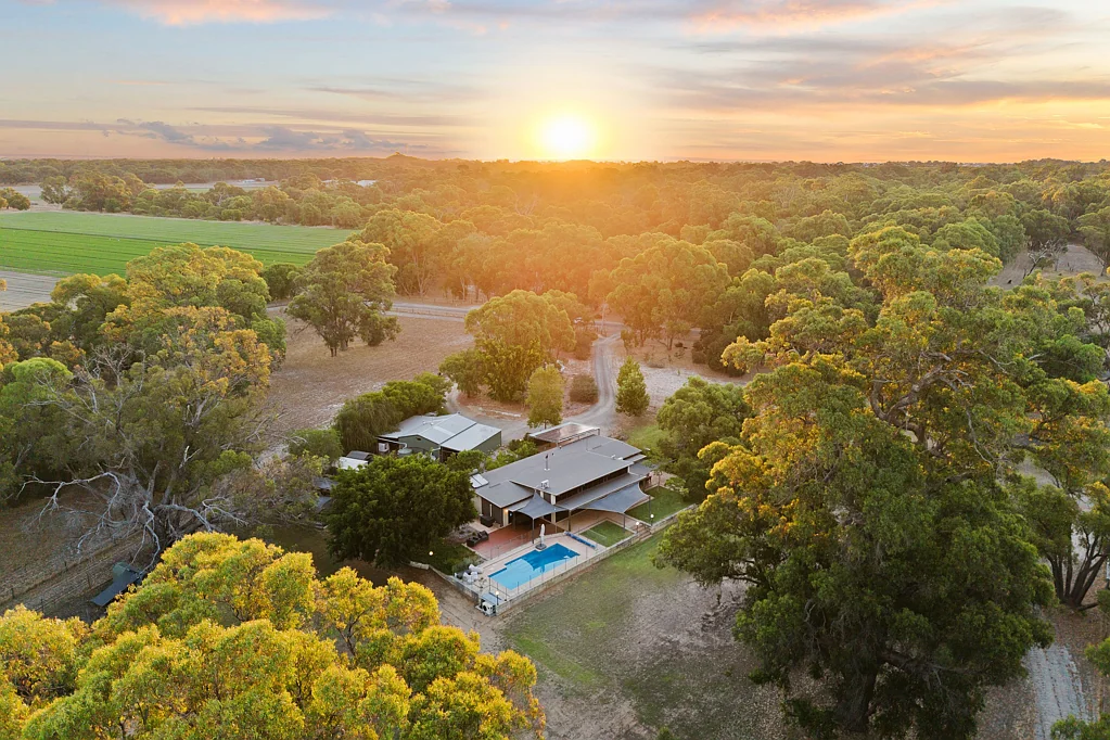 130 Winery Drive, Karnup, WA 6176