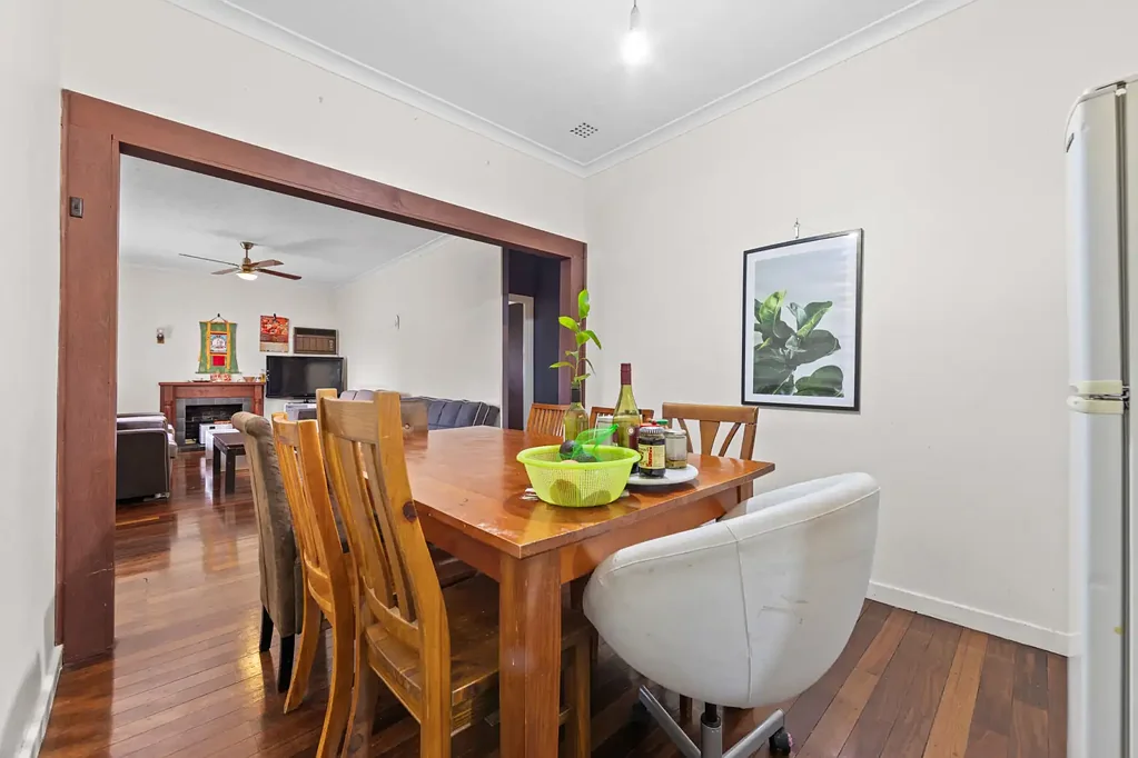 8 Andrews Road, Wilson, WA 6107