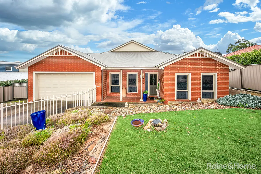 4 Ironbark Drive, Sunbury, VIC 3429