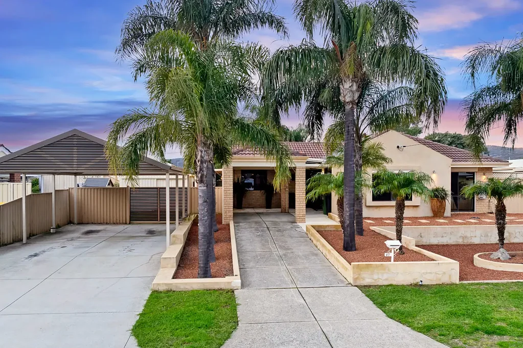 Maddington 4 Bedroom FAMILY HOME WITH DUAL OCCUPANCY POTENTIAL ON A GRANDE SIZED BLOCK