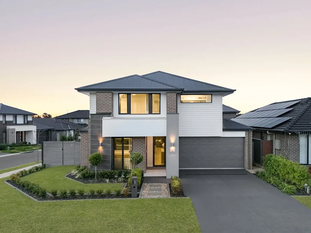 1 Lehany Circuit, Oran Park, NSW 2570