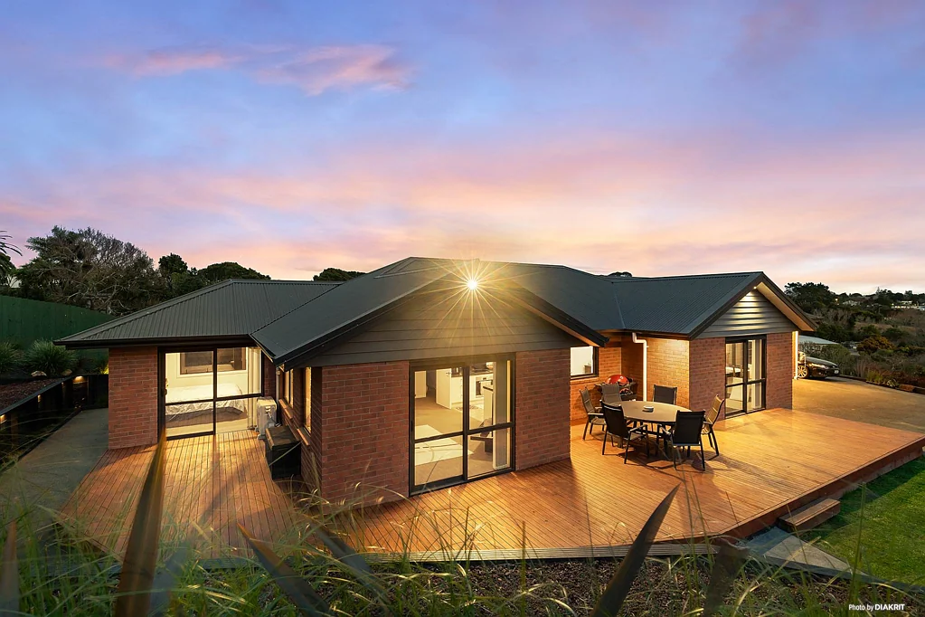 Waiuku 4 Bedroom Elevated Living with Incredible Views on 1,407sqm