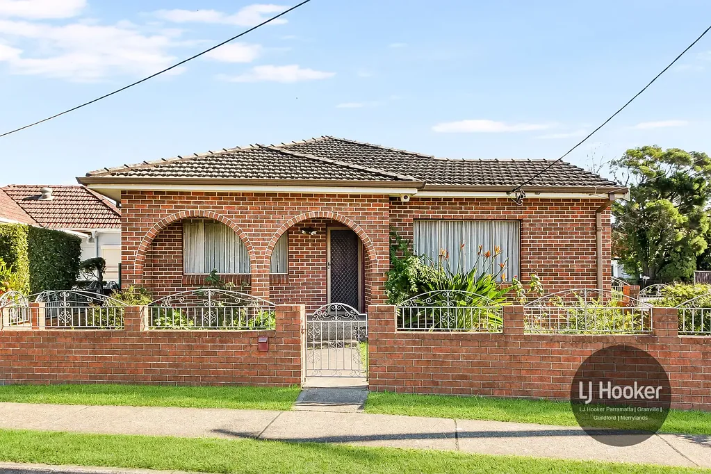 Guildford 4Zimmer Brick Home, Corner Block, Fantastic Location!