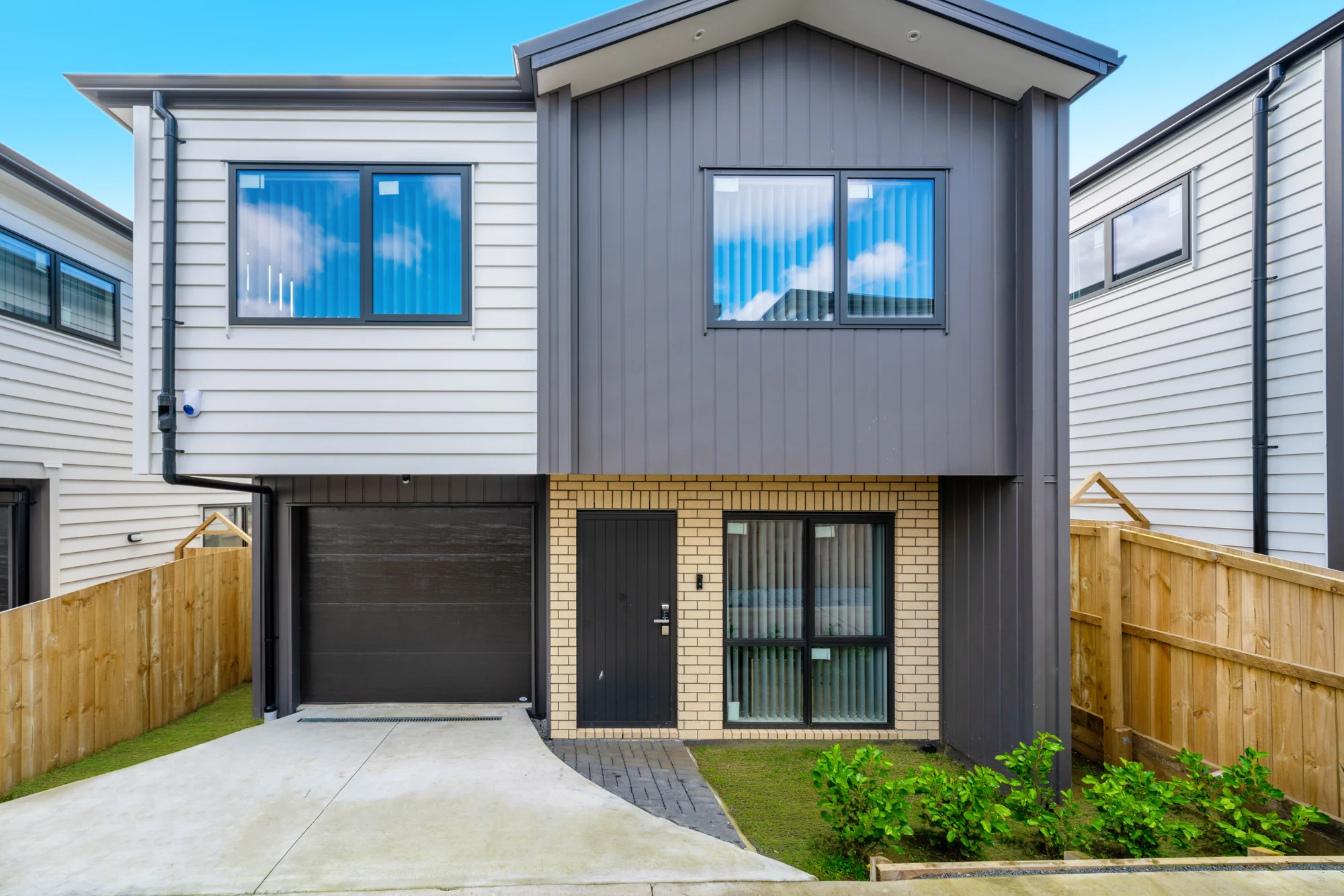 Mangere East 3Moenga $1 RESERVE - DEVELOPERS AT BREAKING POINT!