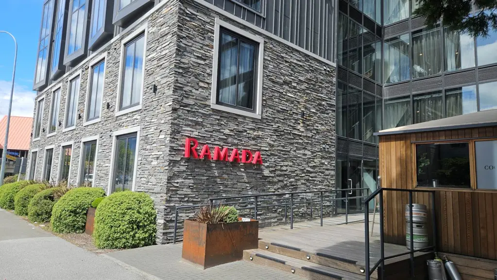 Queenstown 2બેડરૂમ Stunning Hotel Apartment in Queenstown – A Per...