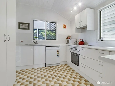 56 PATTISON STREET, Emu Park, QLD 4710, 3 slaapkamers, 1 badkamers, House