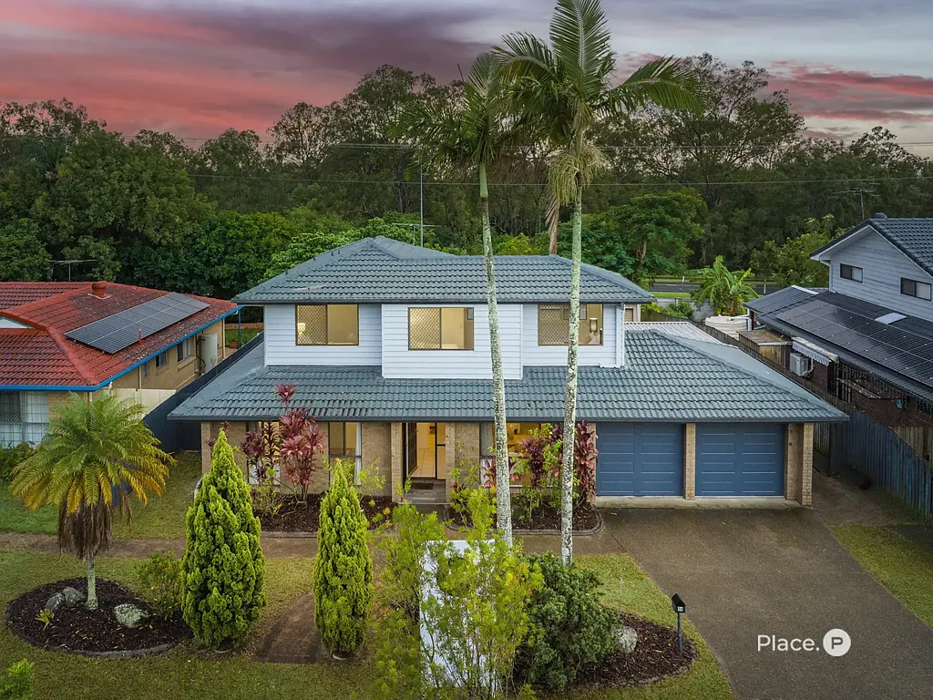 Carindale 5房 Carindale热门区域 五居室宽敞后院 开放式起居区 大型封闭露台 双车库安全便捷 学区房优质选择 Brilliant family home on flat 789sqm allotment