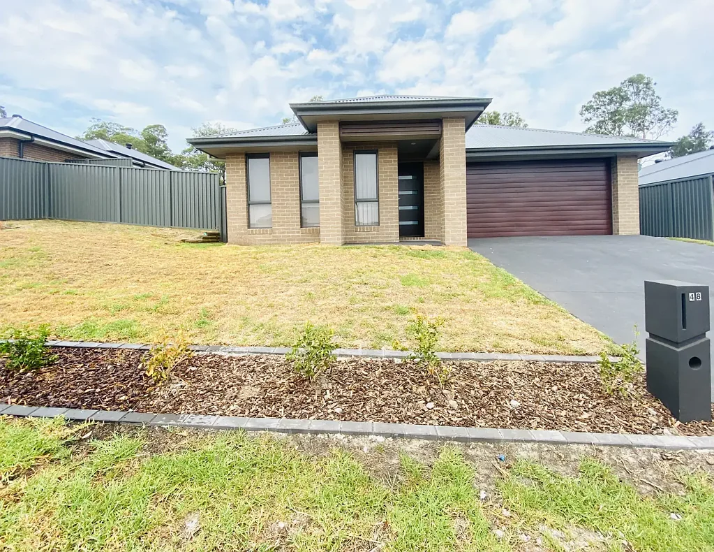 Modern Family Living in Sought-After Potters Lane