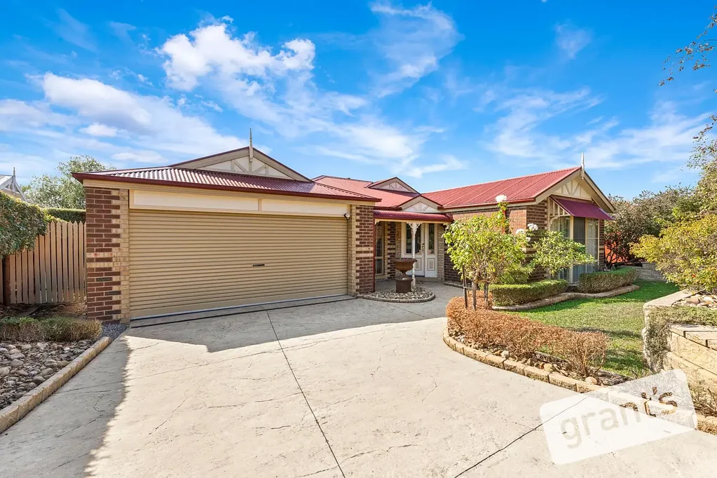 8 Lairds Rise, Garfield, VIC 3814