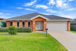 22 TANTOON CCT, Forest Hill