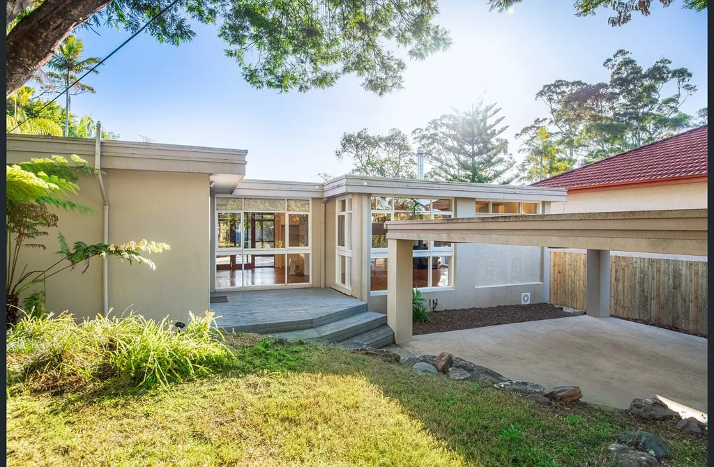 Fully furnished Family Home in great location