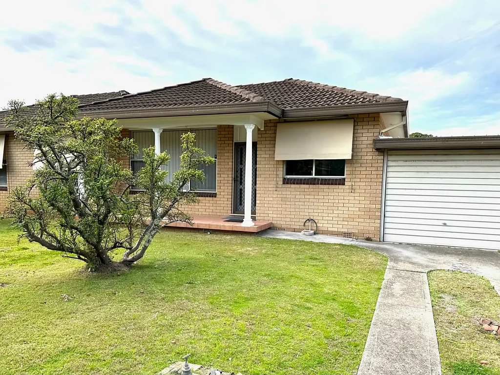 RENOVATED THREE BEDROOM VILLA IN A QUIET STREET!!!