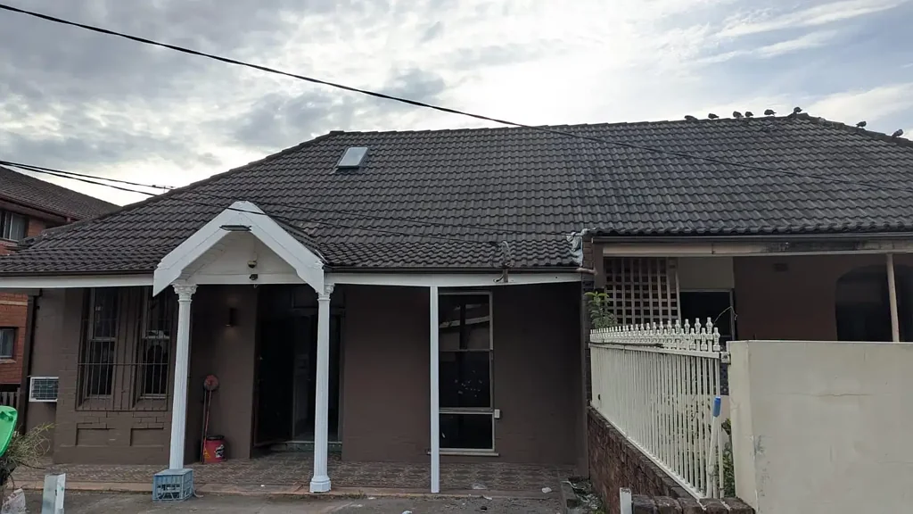 4 Bedroom House For rent at Lakemba