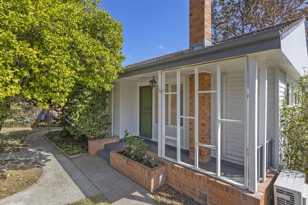 Bega 3房  Vacant, Ready to Move In & Full of Potential