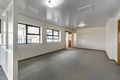 Cozy and convenient property located in the he...