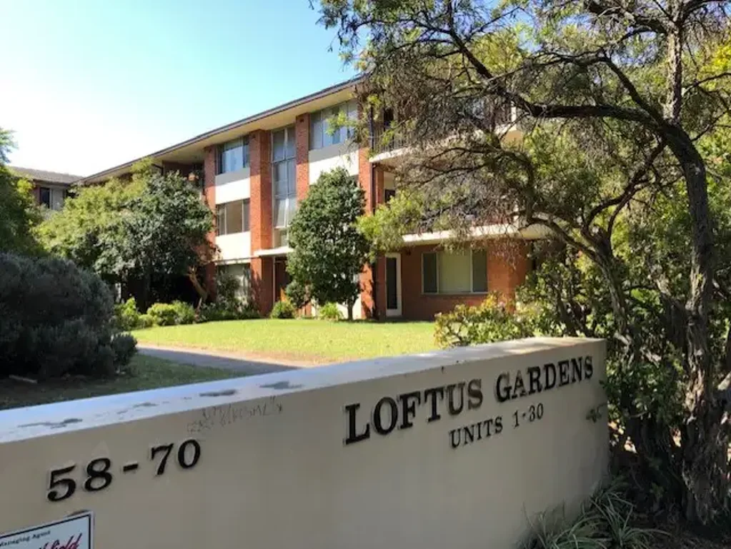 Security Parkside 2-bedroom apartment offering quiet and convenient