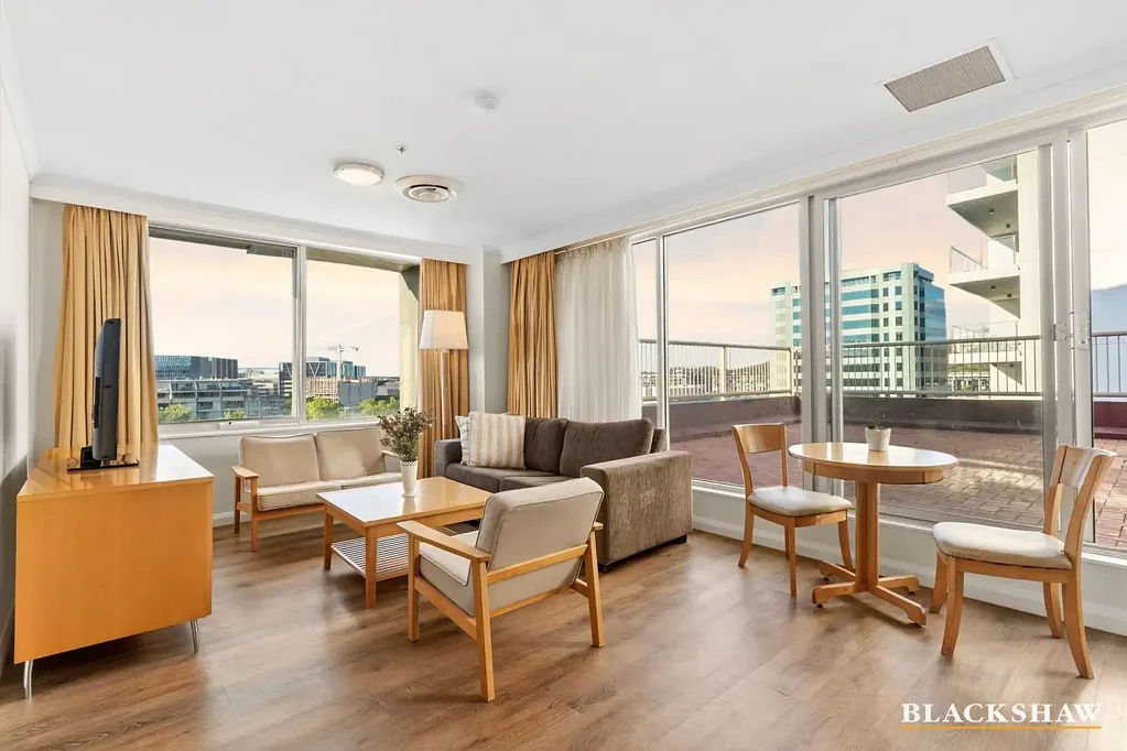 City 1Zimmer Top floor north-facing city apartment with resort-style amenities