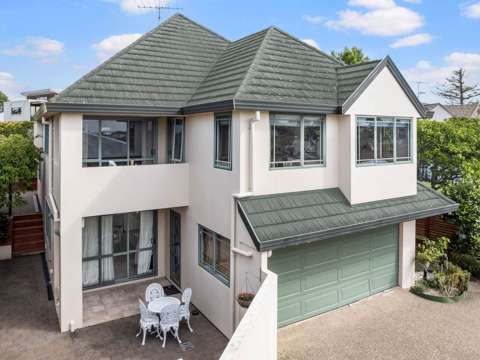 Spacious & Light-Filled Home for Rent – Privat...