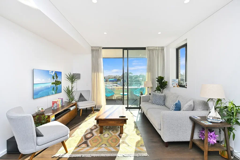 Conveniently Located Unit In One Of Summer Hills Premier Blocks
