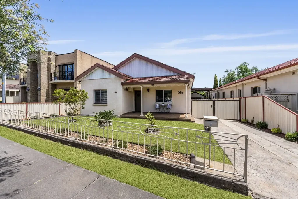 5 Salisbury Road, Guildford, NSW 2161