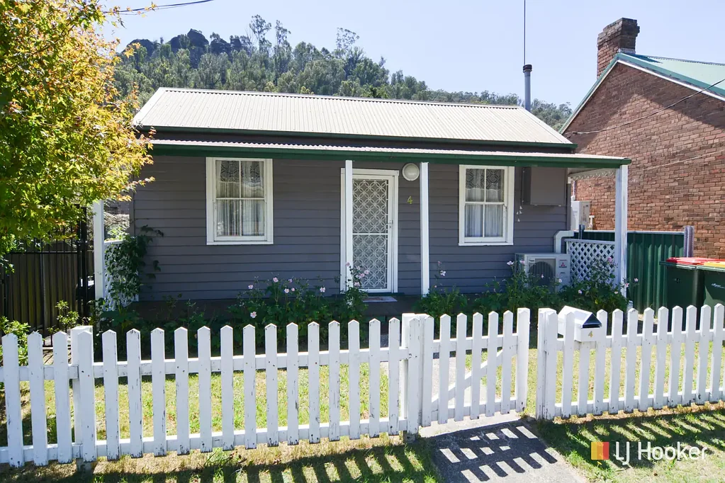 CHARMING COTTAGE